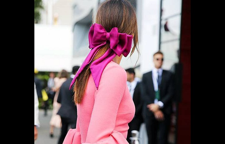 Jak se letos obléct na dostihy? STYLOVĚ.