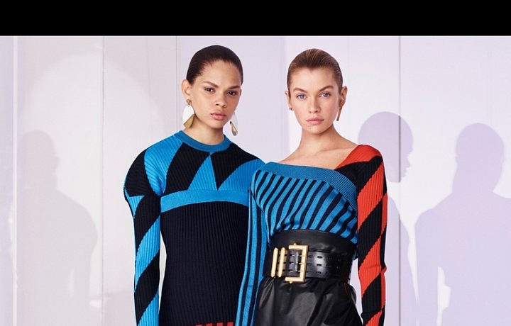 Extravagantní móda Versace.