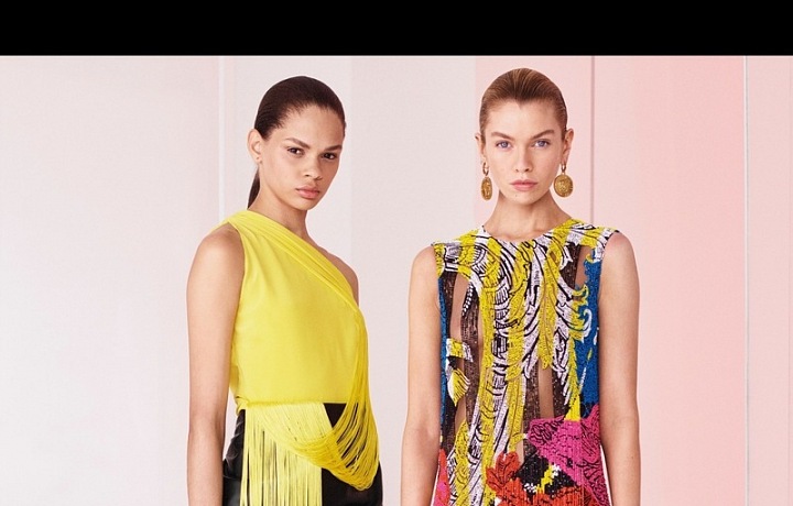 Extravagantní móda Versace.