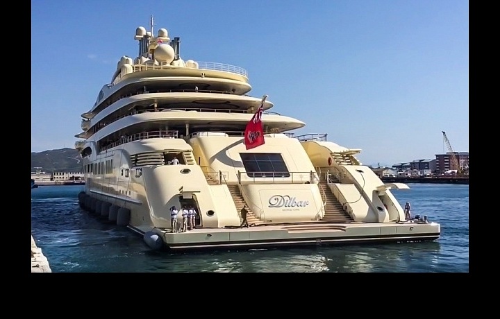 Luxusní jachta Dilbar