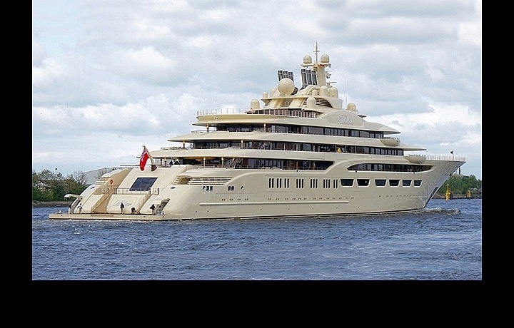 Luxusní jachta Dilbar