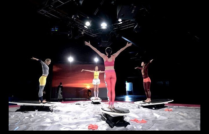 Paddleboard jóga a nová kolekce