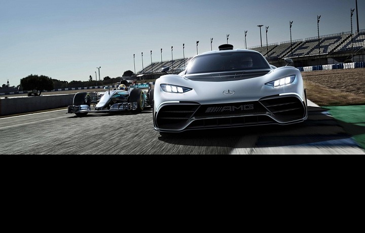 Mercedes Benz podobný formuli