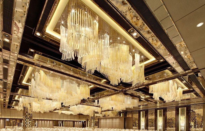 Lasvit a instalace s názvem Diamond, Ritz Carlton hotel, Hong Kong 