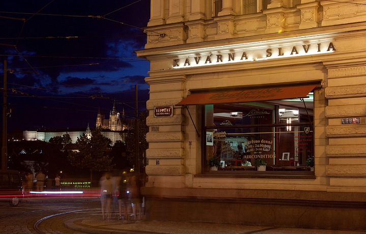 Kavárna Slavia - exteriér