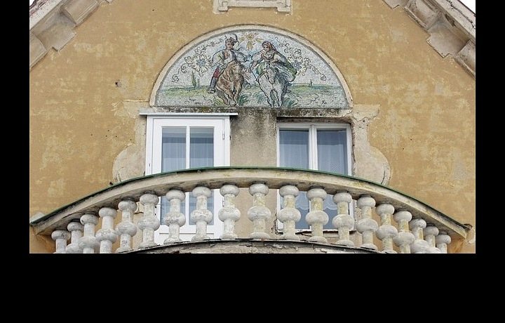 Zachovalý detail na vile