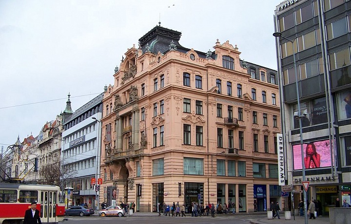 Budova pojišťovny Assicurazioni Generali na rohu Václavského náměstí a Jindřišské, Praha