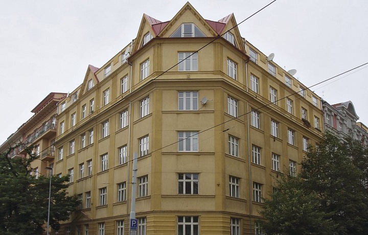 Činžovní dům v ulici Korunní