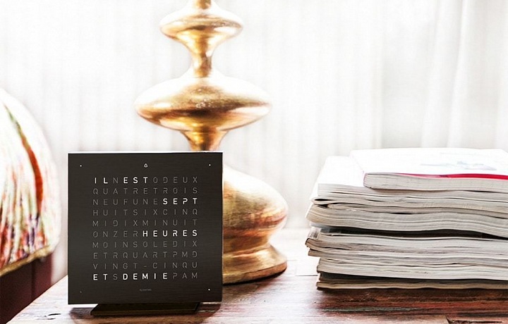 Qlocktwo jako elegantní, moderní budík