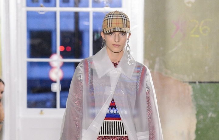 Kabátky Burberry SS 18