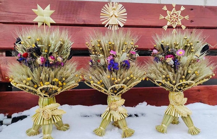 Pravoslavní věřící začínají tradičně slavit Vánoce 6. ledna a tento den také nazývají Štědrým dnem. V této době se zdobí vánoční stromeček nebo se domů přináší tzv. diduch ze sušených obilných klasů