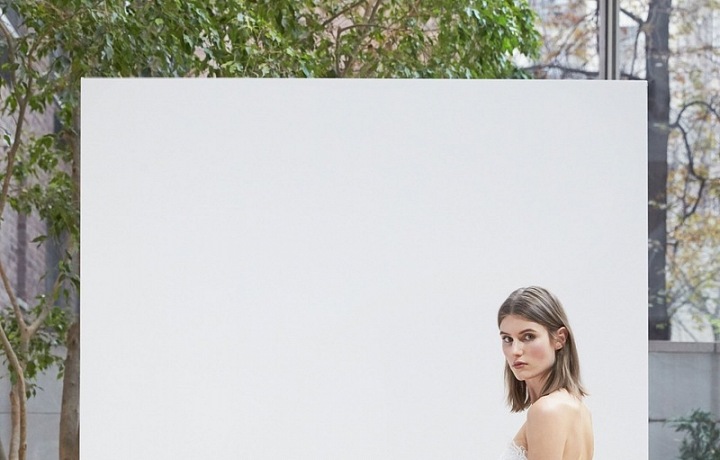 Uplné a decentní šaty.