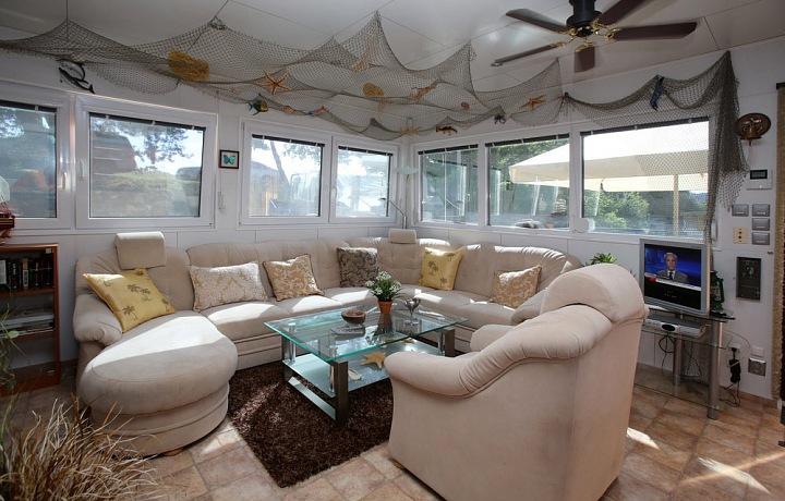 Hausbót Heleny Vondráčkové