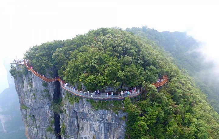 Coiling Dragon Cliff skywalk