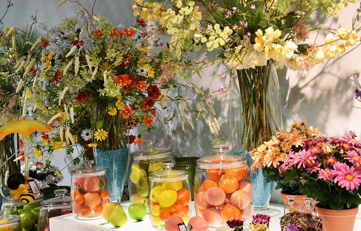 Hedvábné květiny od značky Jasaco.