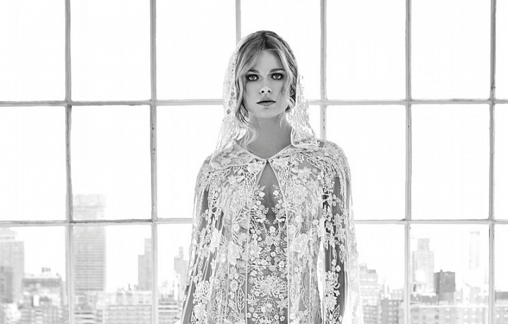 Průsvitné a sexy šaty.