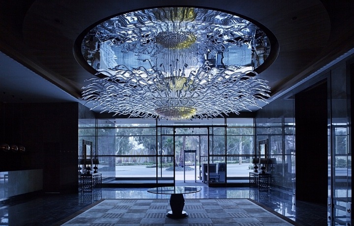 Instalace Oculus, v hotelu Jumeirah v Etihad Towers