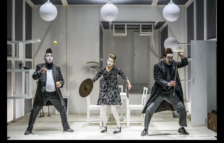 Hra Korespondence V+W