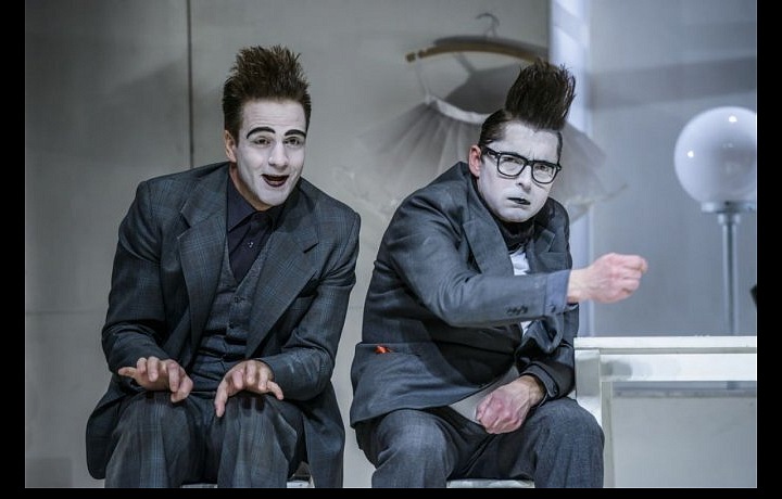 Hra Korespondence V+W