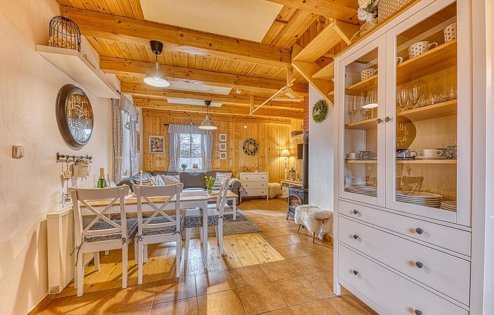 Chalupa na vyhlídce jídelní část