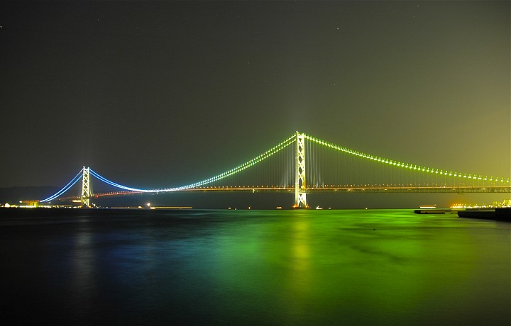 Svítí jako řetěz perel