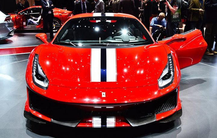 Ferrari 488 Pista v Ženevě