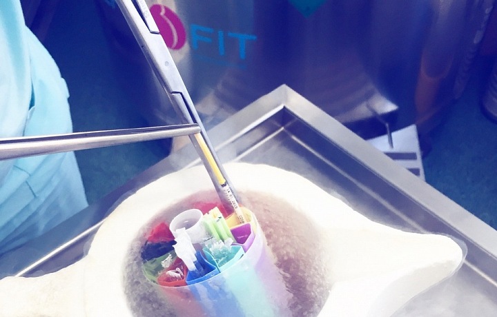 Dusík eliminuje možnost poškození vajíček po rozmražení. 