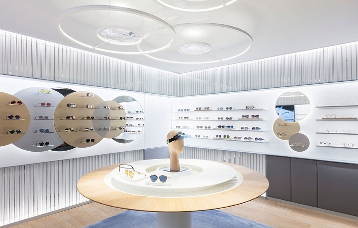 Dior otevřel v Paříži butik s brýlemi