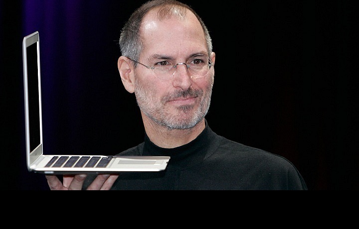 Steve Jobs a MacBook