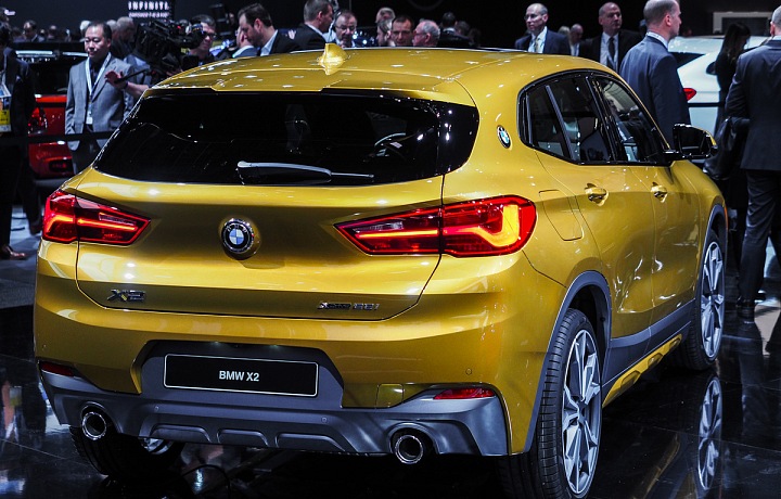 BMW X2 na autoshow v Detroitu
