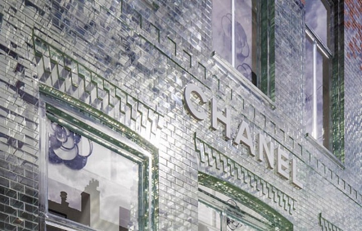 V letech 2016-2019 zde byl butik Chanel