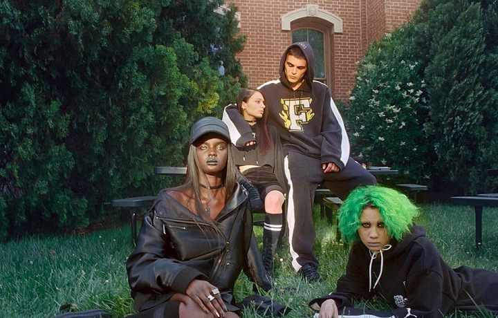V kolekci je místo také pro gothic style! 