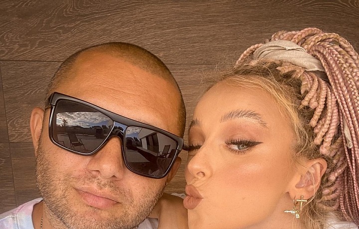  Zpěvačka SIMA s přítelem