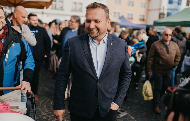 Marian Jurečka Odchod do důchodu by měl být pozvolný. Rodiče by si