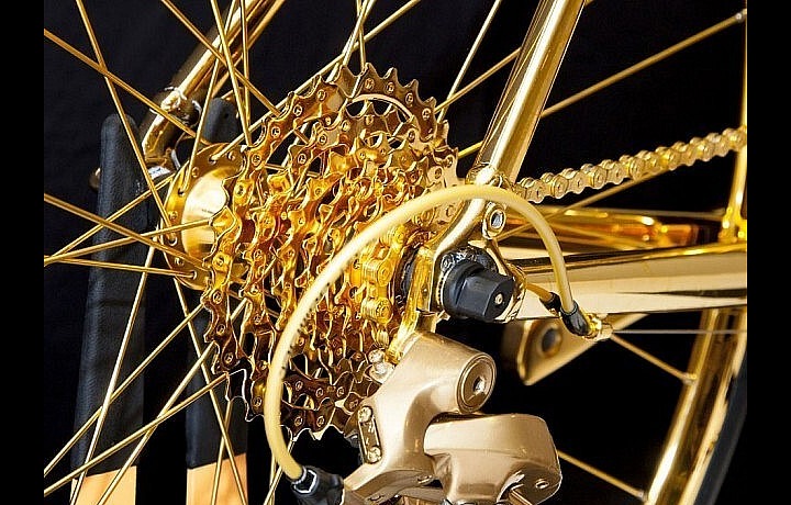 Ze zalata je téměř vše!