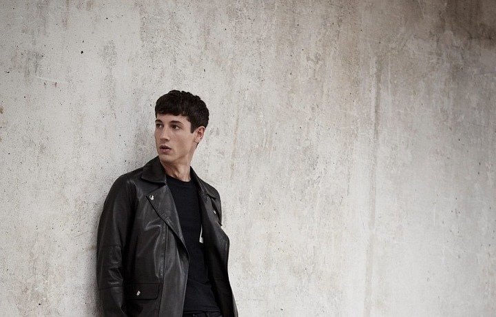 Kolekce však zahrnuje i elegantní styl.