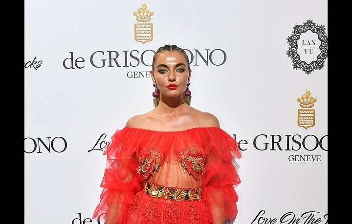 Alina Baikova v Cannes