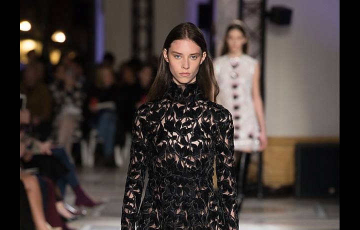 Ultra mini Giambattista Valli