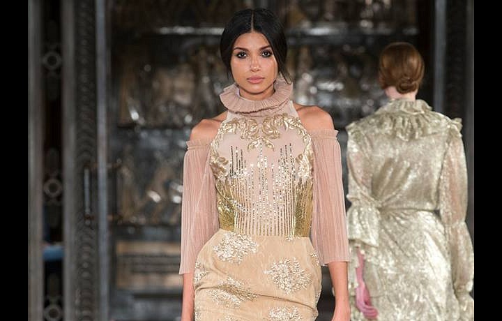 Královská zlatá v kolekci AW 18.19