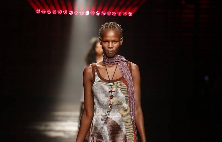 Neforemné barevné oblečení