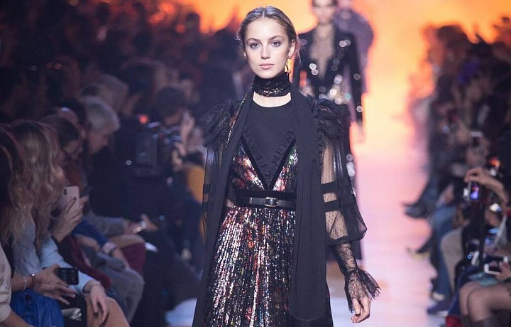 Černá klasika s kapkou třpytu! 