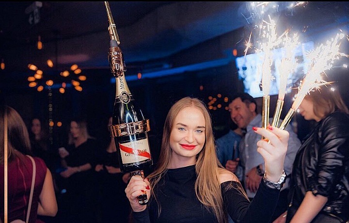 Zábava s pistolí King of Sparkles