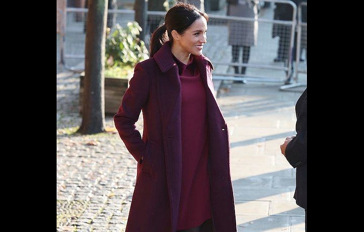 Meghan v casual outfitu