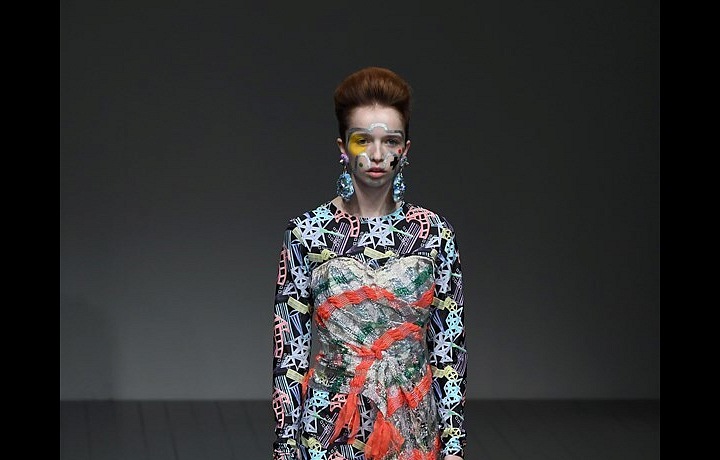 Matty Bovan SS19 se nese v duchu extravagance