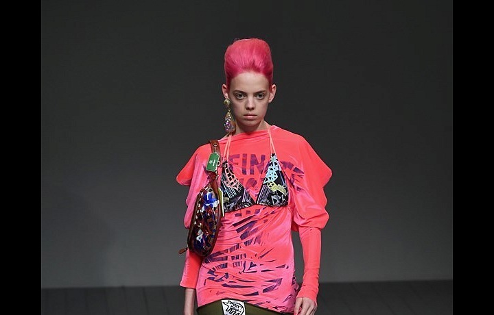 Matty Bovan SS19 se nese v duchu extravagance