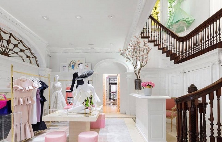 Luxus dýchá ze všech prostorů butiku