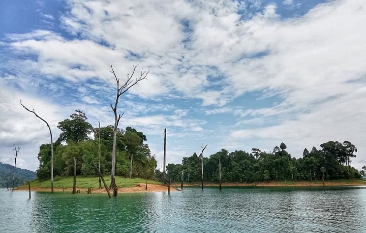 Jezero Cheow Lan Lake