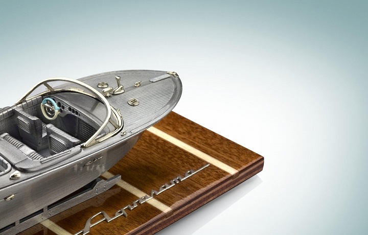 Kovový model, Riva Aquarama