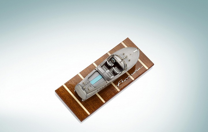 Kovový model, Riva Aquarama