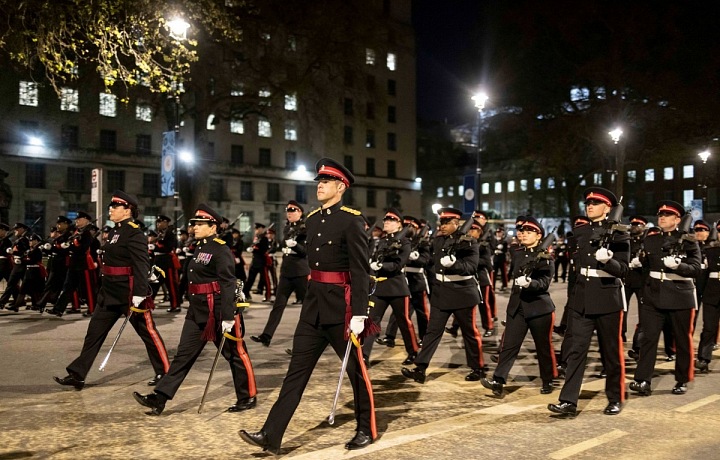 Korunovace Karla III. je za dveřmi